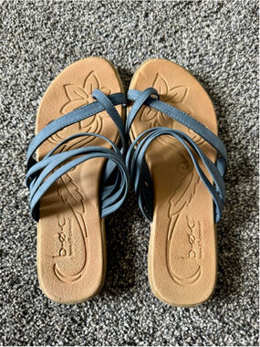 b.o.c Women's Alisha Toe Loop Flat Sandals in Denim Size 8